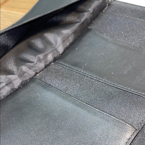 HOBO Black Leather Passport Multi Card Wallet Executive Elastic Close ID Pockets - Picture 7 of 15